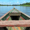Bild eines Boots auf dem kolumbianischen Amazonas